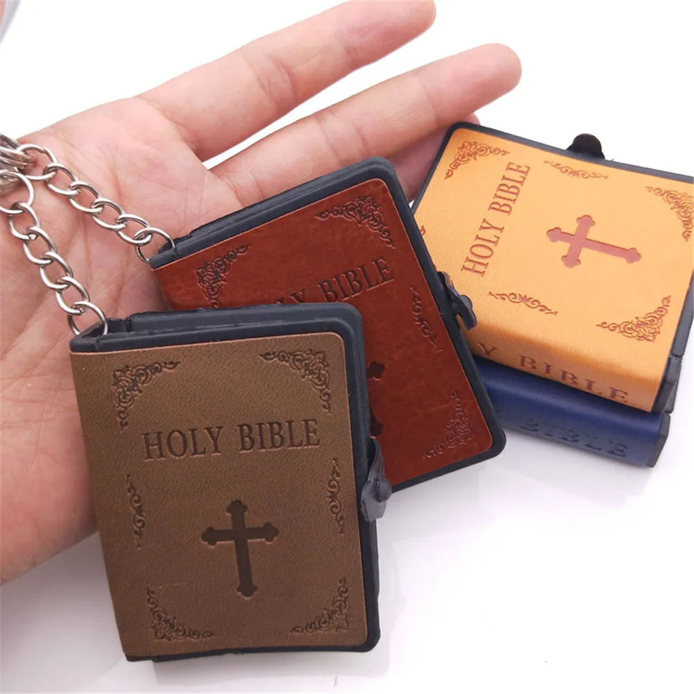 1Pcs Fashion Key Chain with Mini Bible English Mini Holy Bible Keychains Pu Leather Religious Christian Jesus Cross Keyrings